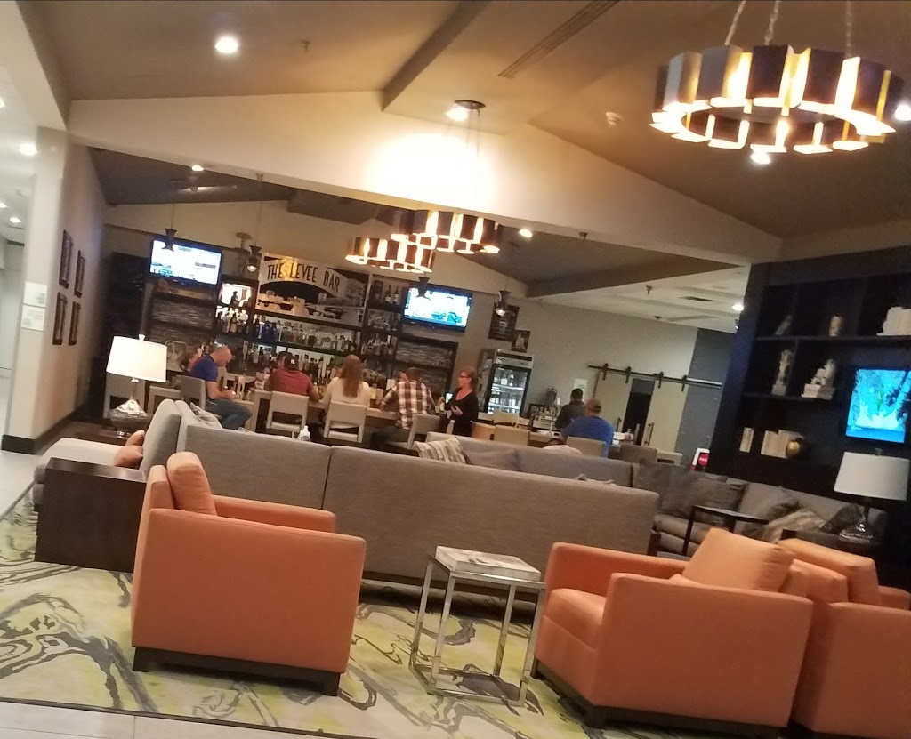 The Levee Bar | restaurant | 701 4th St, Alexandria, LA 71301, USA | 3185418330 OR +1 318-541-8330