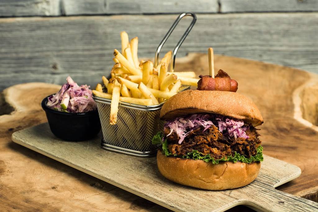 SHAKER Cuisine & Mixologie | restaurant | 3695 Rue de lHêtrière #250, Saint-Augustin-de-Desmaures, QC G3A 2Z5, Canada | 4188728885 OR +1 418-872-8885