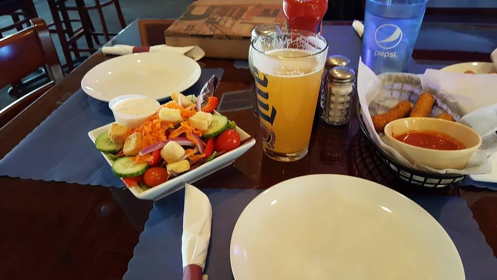 Big Dog Sports Bar & Grill | restaurant | 656 N High St, Bridgton, ME 04009, USA | 2078038491 OR +1 207-803-8491