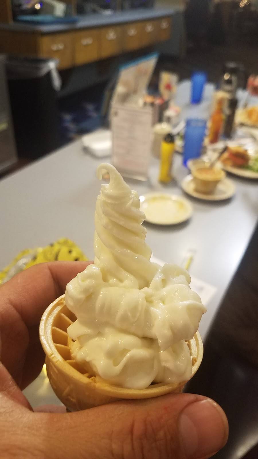 Stockholm Inn | restaurant | 2420 Charles St, Rockford, IL 61108, USA | 8153973534 OR +1 815-397-3534