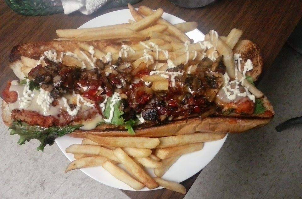 Signatures lounge | restaurant | 1054 Main St, Follansbee, WV 26037, USA | 3049148395 OR +1 304-914-8395