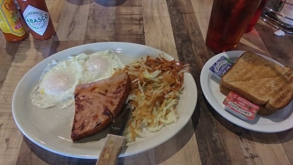 Trailriders Family Restaurant & Bar | restaurant | 140 N Main St, Eagar, AZ 85925, USA | 9283331446 OR +1 928-333-1446