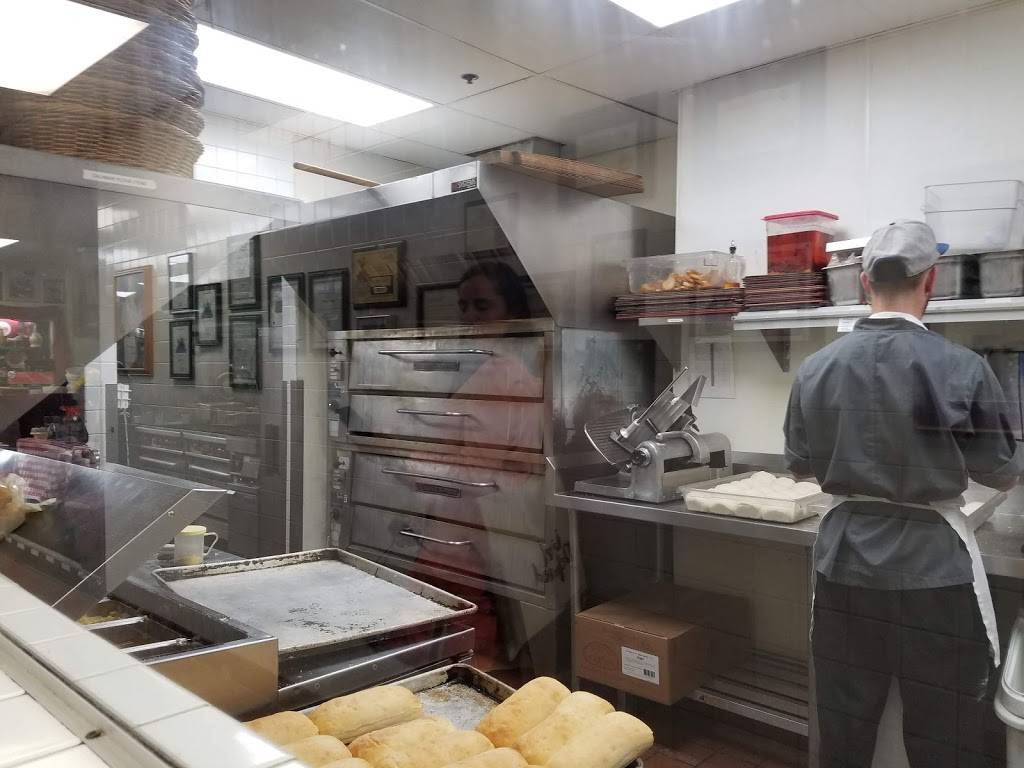 Buca di Beppo Italian Restaurant | restaurant | 35 N Illinois St, Indianapolis, IN 46204, USA | 3176322822 OR +1 317-632-2822