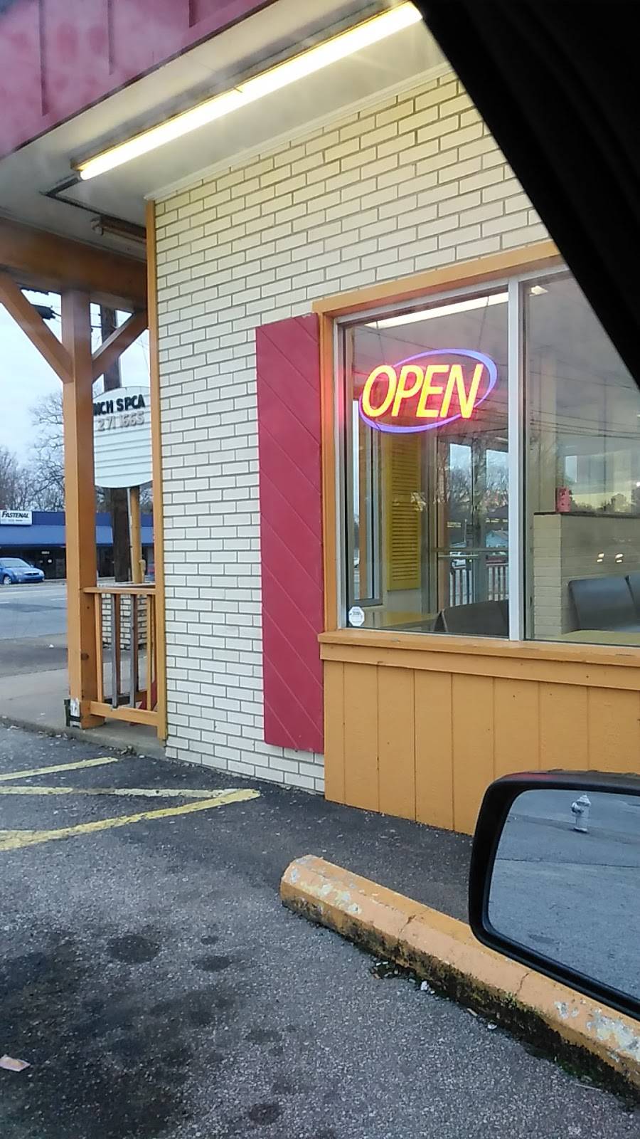 Red House | restaurant | 9810 Jefferson Davis Hwy, Richmond, VA 23237, USA | 8042711665 OR +1 804-271-1665