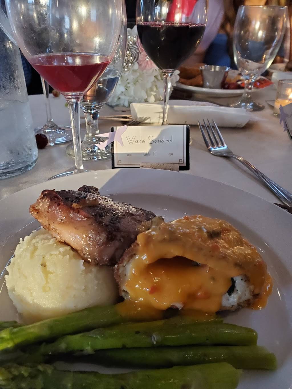 Chandler Hill Winery | restaurant | 596 Defiance Rd, Defiance, MO 63341, USA | 6367982675 OR +1 636-798-2675