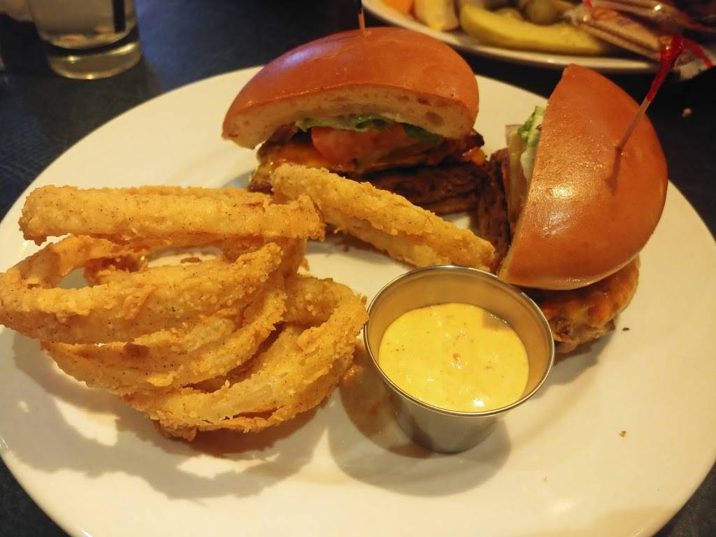 KC Steakhouse and Seafood | restaurant | 100 House-Carlson Dr, Batesville, MS 38606, USA | 6625630012 OR +1 662-563-0012