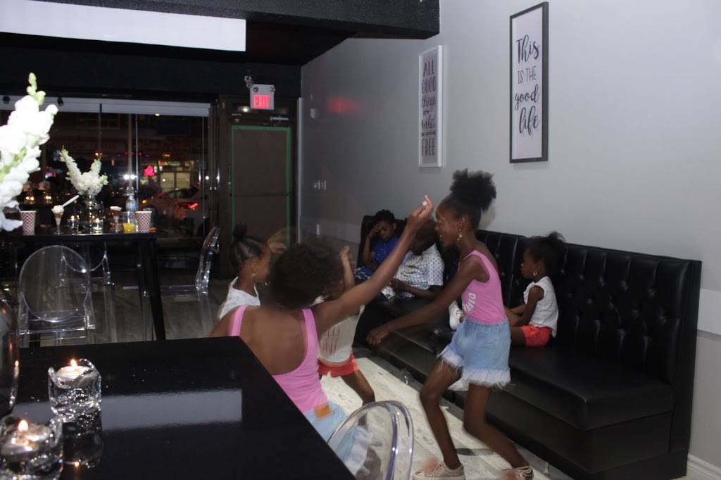 Sankofa Lounge | restaurant | 1653 Eglinton Ave W, York, ON M6E 2H1, Canada | 4167870098 OR +1 416-787-0098