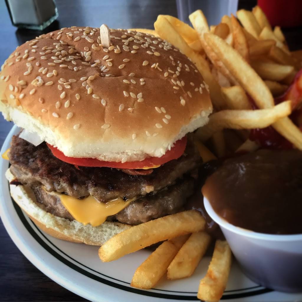 The Charcoal Pit (under new management) | restaurant | 335 Talbot St N, Essex, ON N8M 2W3, Canada | 5197767901 OR +1 519-776-7901