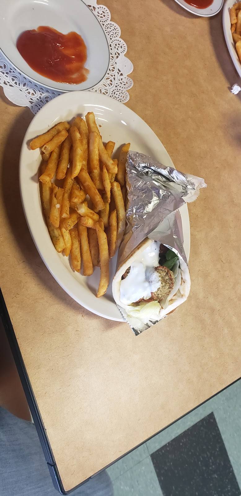 Euros Gyros | restaurant | 324 US-377, Roanoke, TX 76262, USA | 6822372100 OR +1 682-237-2100