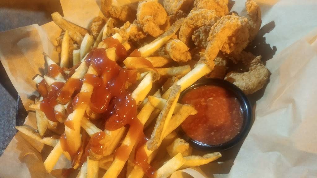 TGI Fridays | restaurant | 5204 Sunrise Hwy, Massapequa Park, NY 11762, USA | 5167974687 OR +1 516-797-4687