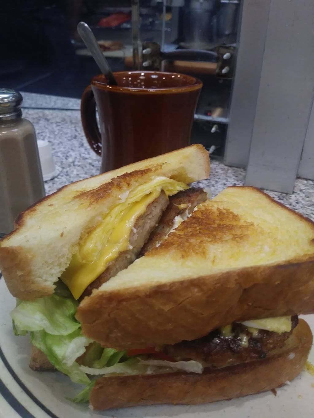 Omega Coney Island | restaurant | 9500 Greenfield Rd, Detroit, MI 48227, USA | 3138361081 OR +1 313-836-1081