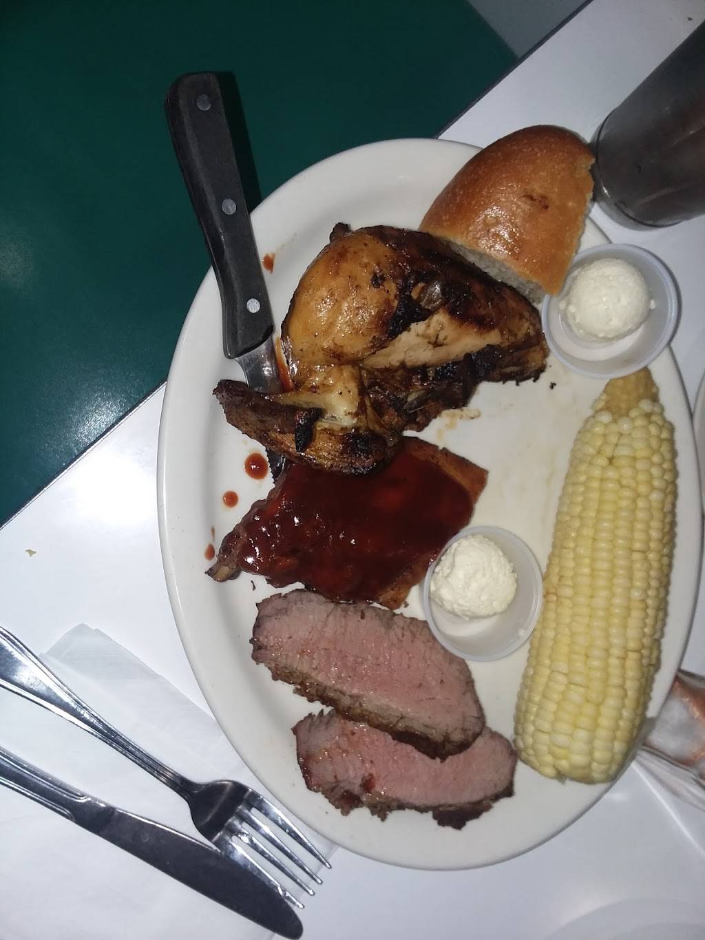 Richies Real American Diner | restaurant | 32150 Temecula Pkwy, Temecula, CA 92592, USA | 9513021448 OR +1 951-302-1448