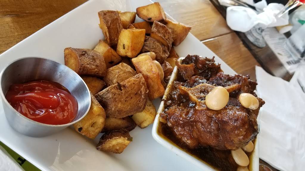 The Island Spot | restaurant | 309 W Jefferson Blvd, Dallas, TX 75208, USA | 9729134919 OR +1 972-913-4919