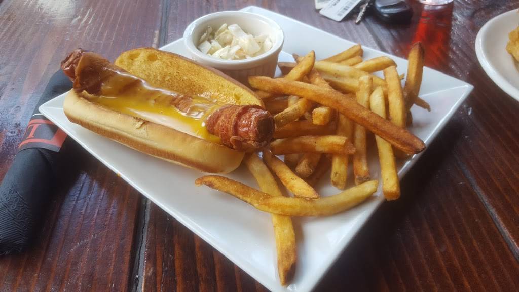 Lot 13 Long | restaurant | E 18th St, Bayonne, NJ 07002, USA | 2015355066 OR +1 201-535-5066