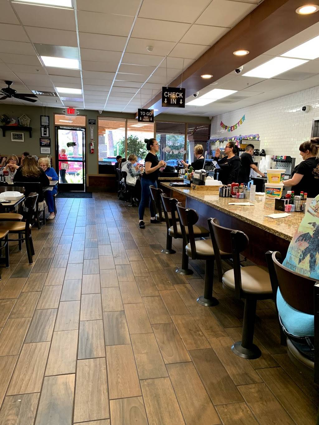 Carolyns Cafe | restaurant | 1150 Brookside Ave, Redlands, CA 92373, USA | 9093358181 OR +1 909-335-8181