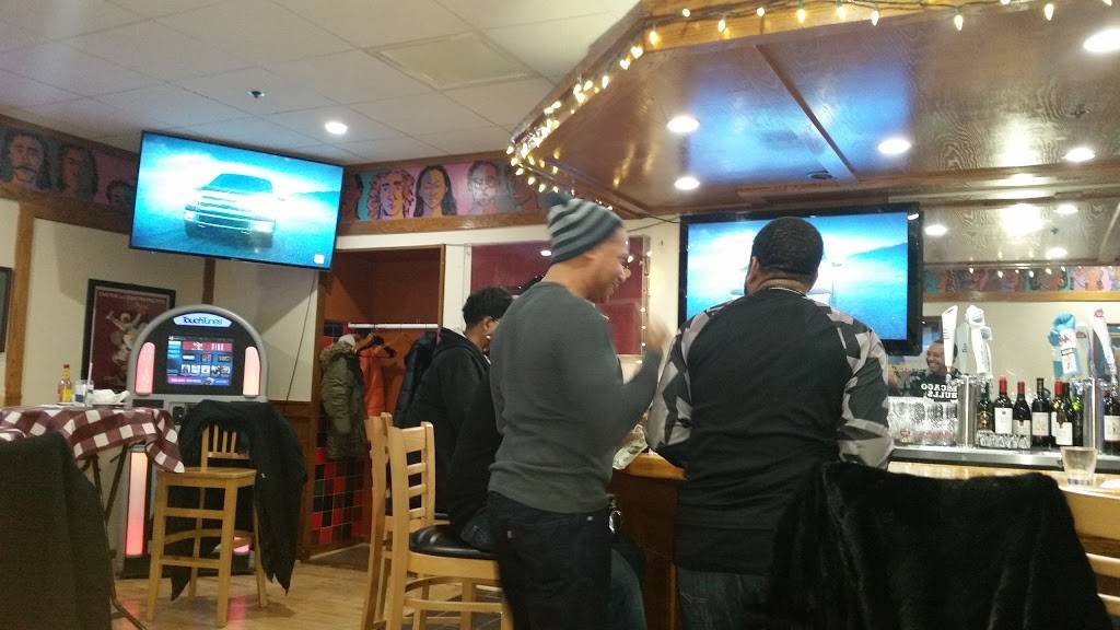 Robinsons No. 1 Ribs | restaurant | 848 Madison St, Oak Park, IL 60302, USA | 7083838452 OR +1 708-383-8452