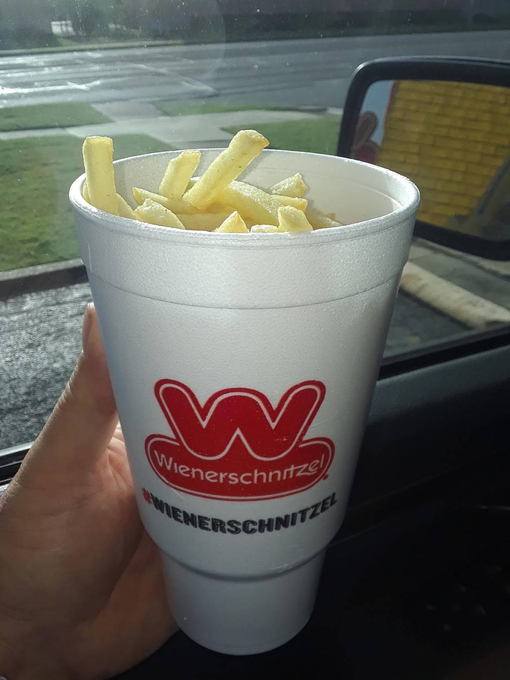Wienerschnitzel | restaurant | 501 Texas Ave, Bryan, TX 77801, USA | 9797751984 OR +1 979-775-1984
