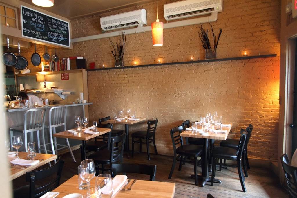 Ten Tables | restaurant | 597 Centre St, Jamaica Plain, MA 02130, USA | 6175248810 OR +1 617-524-8810