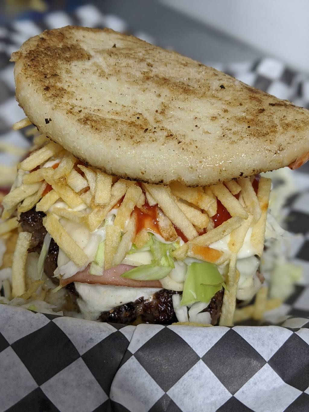 Arepa Burger Venezuelan Cuisine | restaurant | 3845 SW Archer Rd, Gainesville, FL 32608, USA | 3059867191 OR +1 305-986-7191