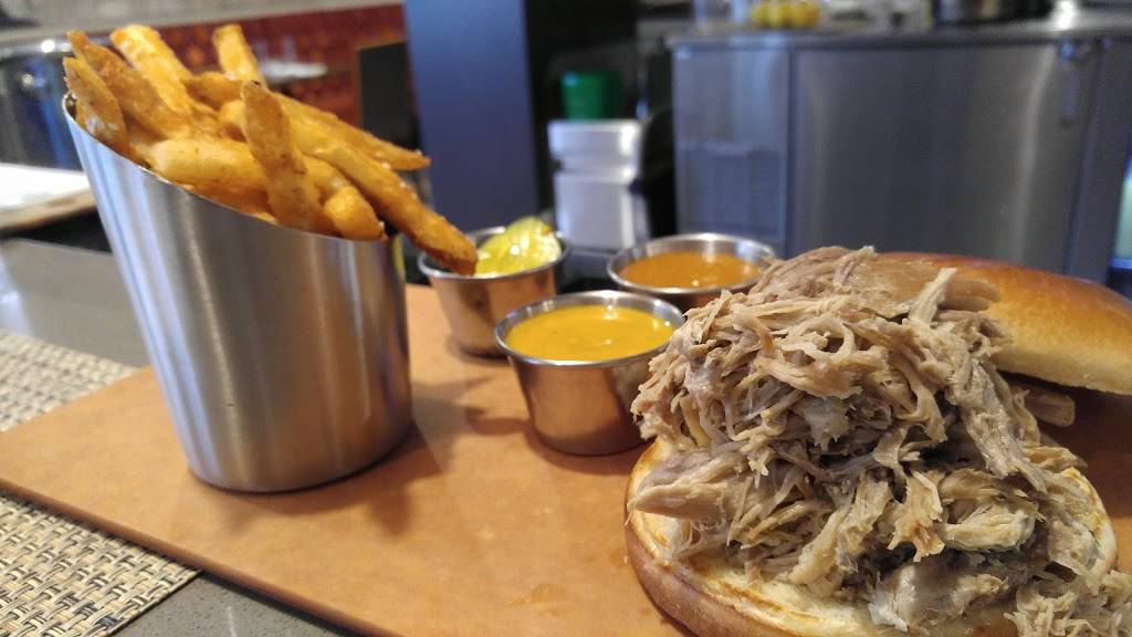 The Public House | restaurant | 2857 Paces Ferry Rd SE, Atlanta, GA 30339, USA | 7707791765 OR +1 770-779-1765