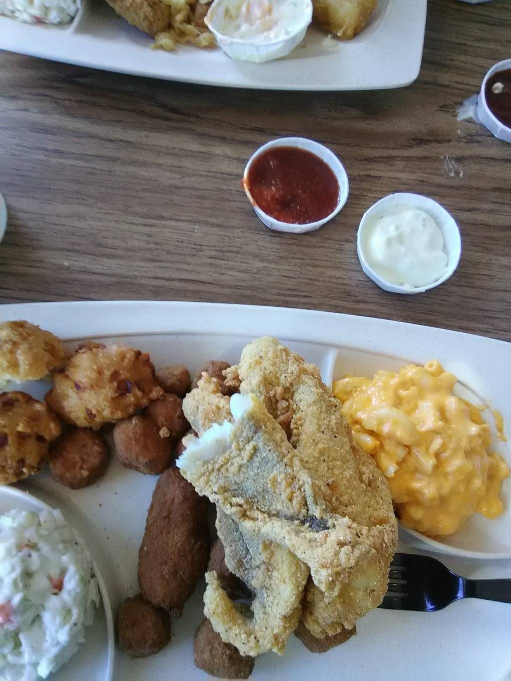 Captain Ds | restaurant | 3281 Victory Dr, Columbus, GA 31903, USA | 7066890344 OR +1 706-689-0344