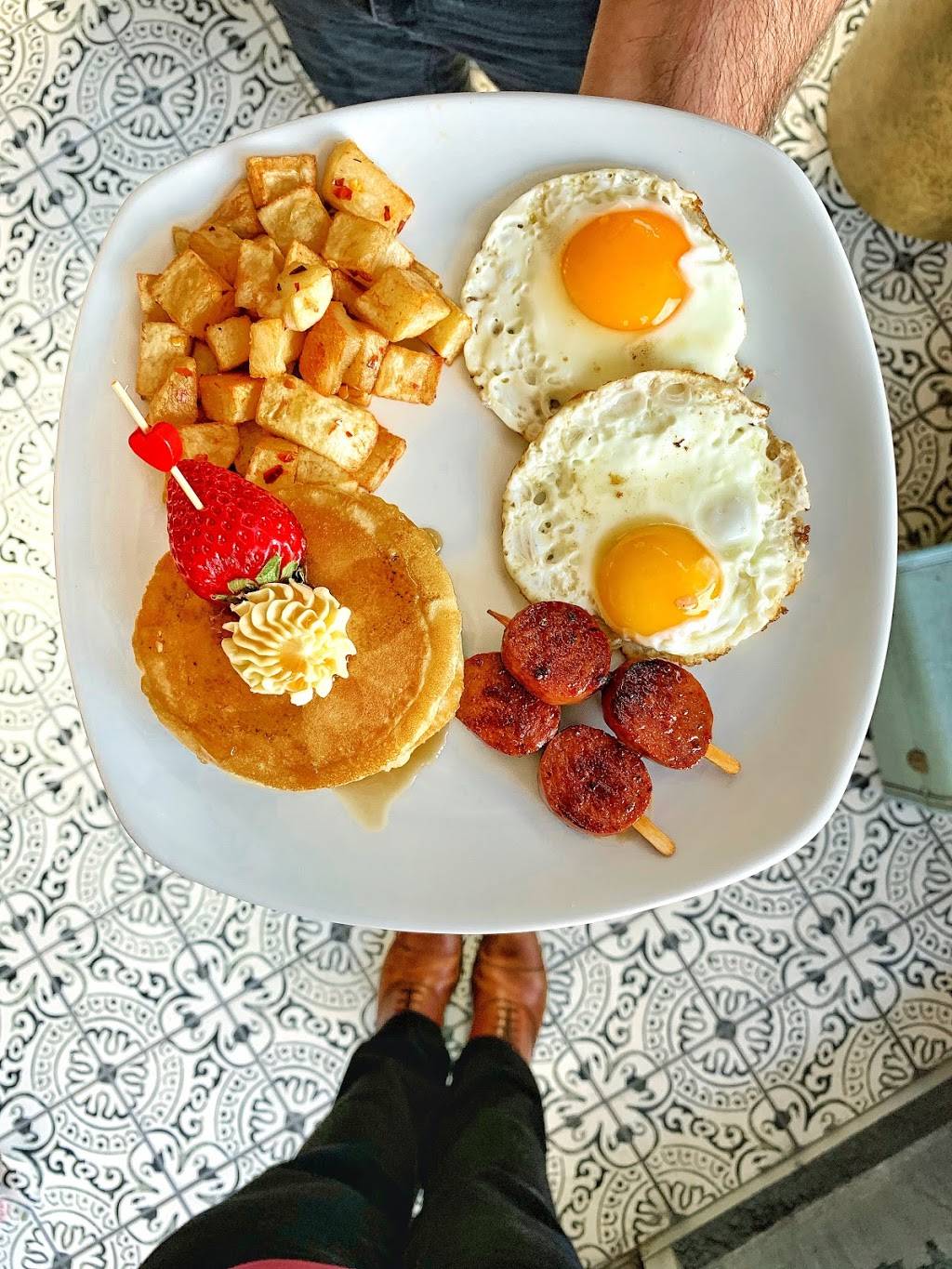 Utopia European Caffe | restaurant | 2489 Park Ave, Tustin, CA 92782, USA | 7143525789 OR +1 714-352-5789