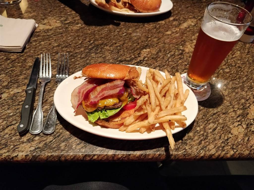 BJs Restaurant & Brewhouse | restaurant | 16060 Beach Blvd, Huntington Beach, CA 92647, USA | 7148429242 OR +1 714-842-9242