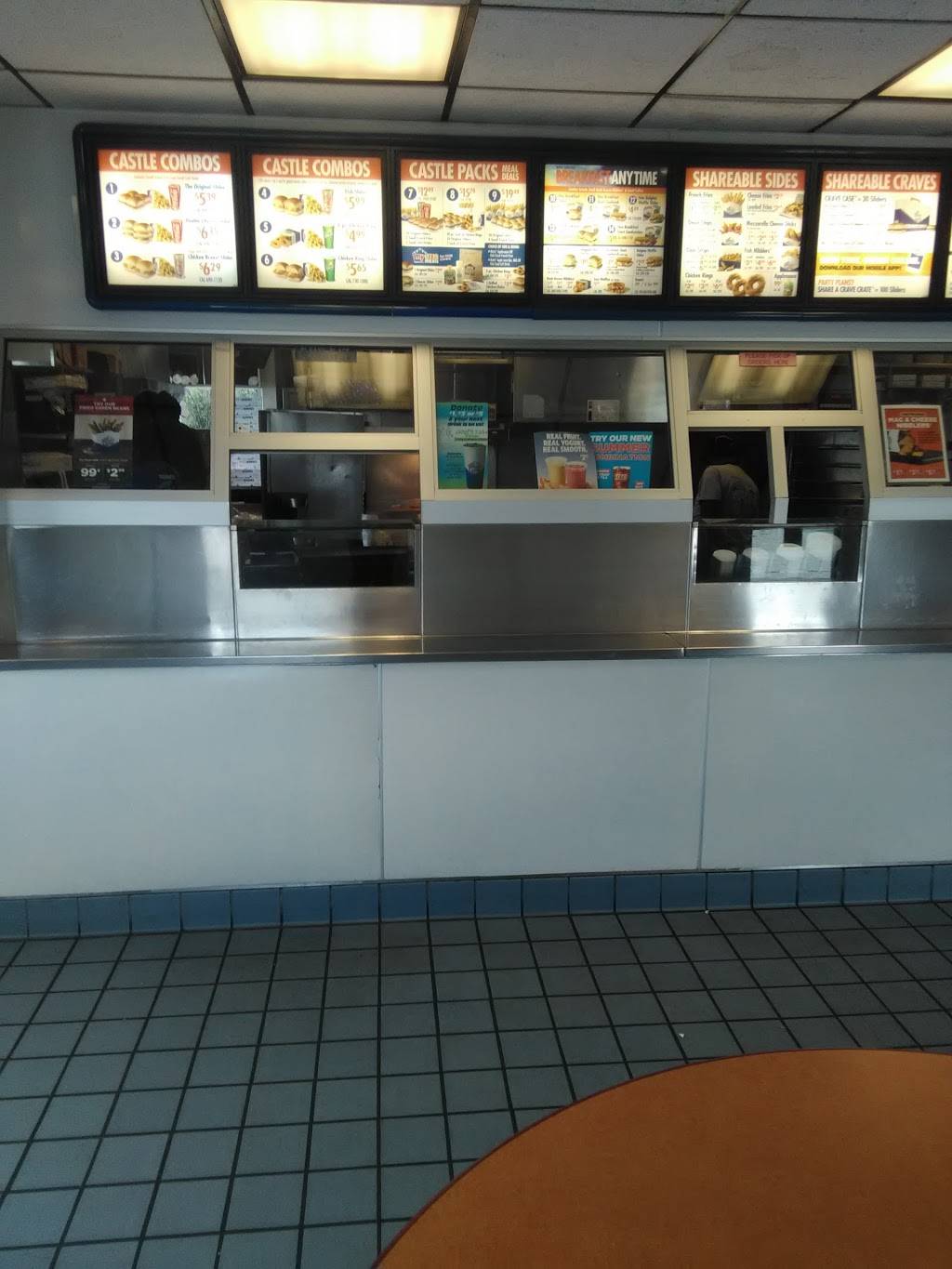 White Castle | restaurant | 20409 James Couzens Fwy, Detroit, MI 48235, USA | 3132724006 OR +1 313-272-4006