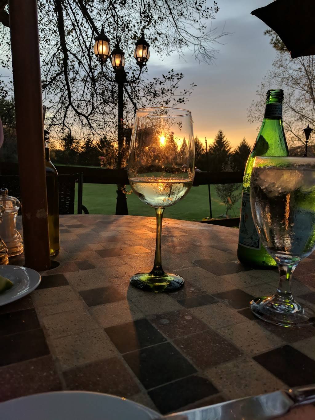 Joelles French Bistro | restaurant | 4423 State St, Skaneateles, NY 13152, USA | 3156853063 OR +1 315-685-3063