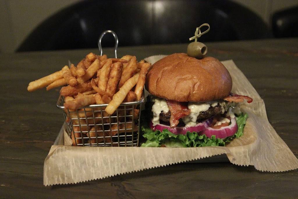 The Pour House Gastro Bar | restaurant | 50985 Hayes Rd, Shelby Charter Twp, MI 48315, USA | 5868433495 OR +1 586-843-3495