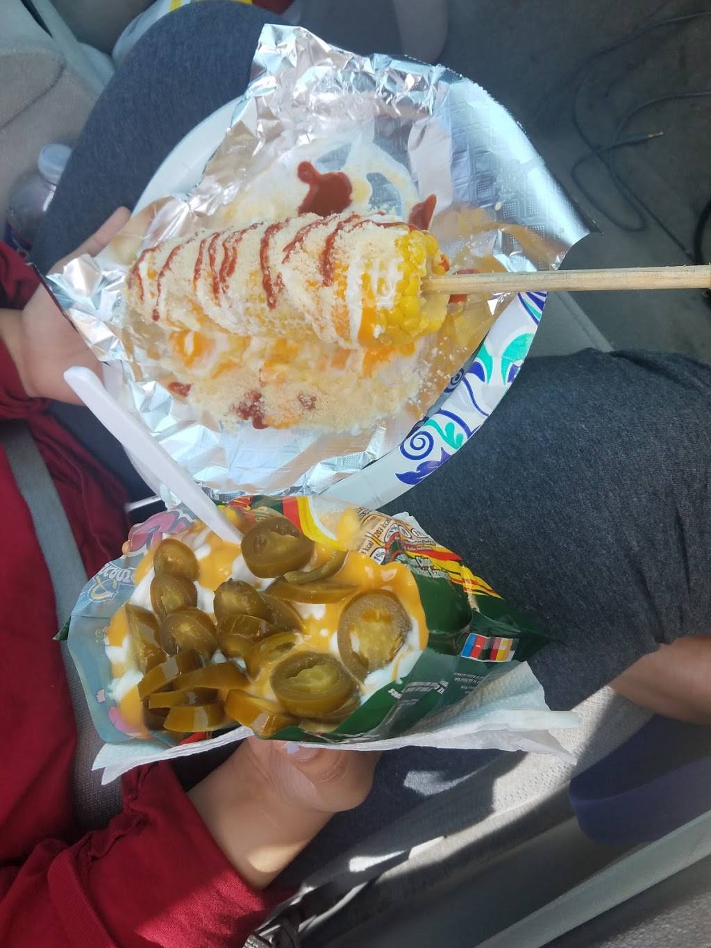 Antojitos El Rey De La McKinney | restaurant | 805 E McKinney St, Denton, TX 76209, USA | 9402227078 OR +1 940-222-7078