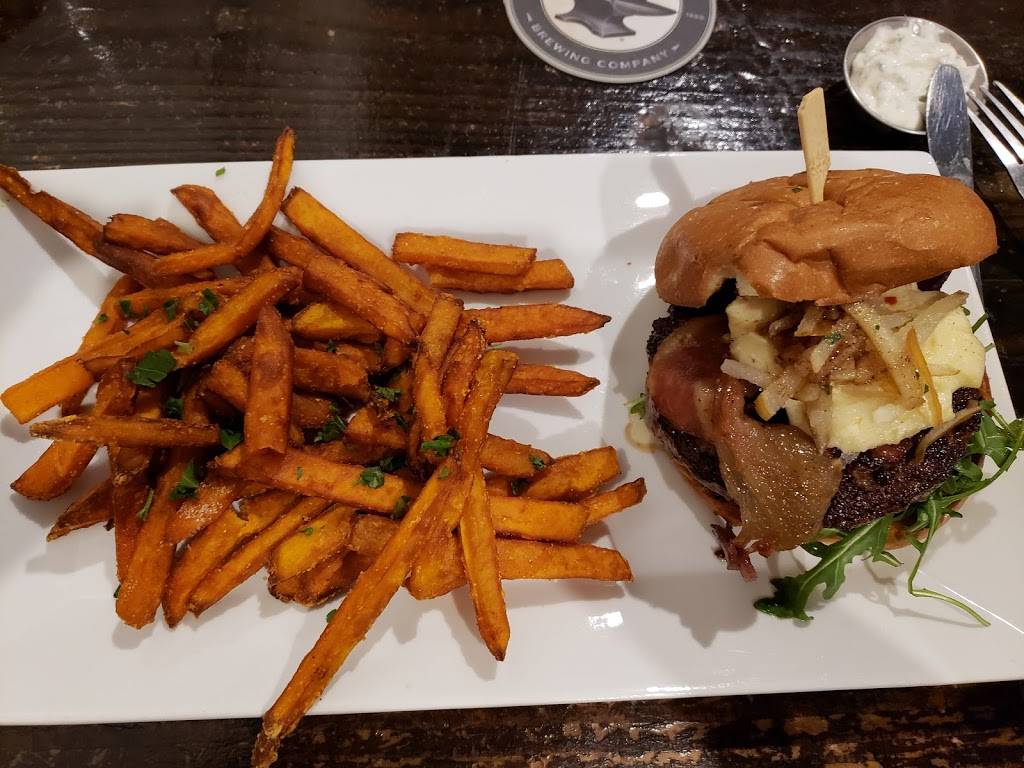 Plan 9 Alehouse | restaurant | 155 E Grand Ave, Escondido, CA 92025, USA | 7604898817 OR +1 760-489-8817