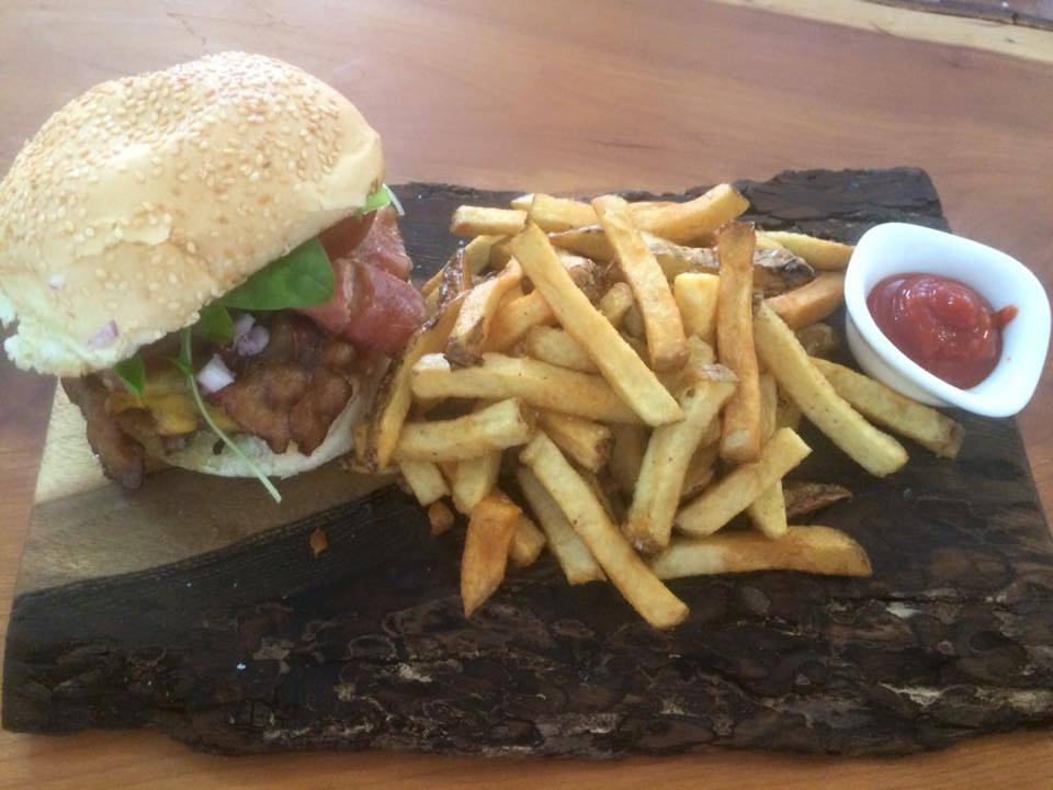 FanJoy Restaurant & Bar | restaurant | 100 Trafalgar Rd N, Hillsburgh, ON N0B 1Z0, Canada | 5193080900 OR +1 519-308-0900