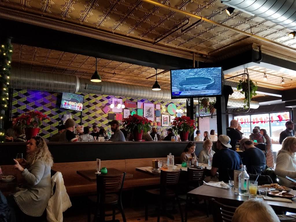 Bobcat Bonnie’s | restaurant | 240 W Nine Mile Rd, Ferndale, MI 48220, USA | 2486770158 OR +1 248-677-0158