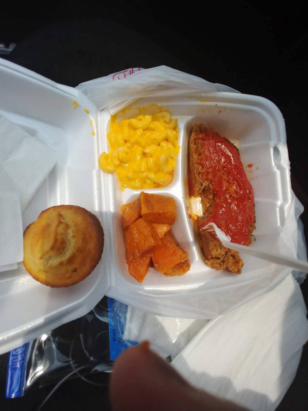 Daisys Restaurant | restaurant | 1631 S 3rd St, Memphis, TN 38106, USA | 9016149322 OR +1 901-614-9322