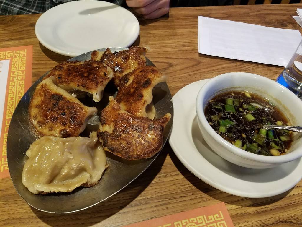 Emperors Kitchen | restaurant | 18900 W Bluemound Rd, Brookfield, WI 53045, USA | 2627841617 OR +1 262-784-1617