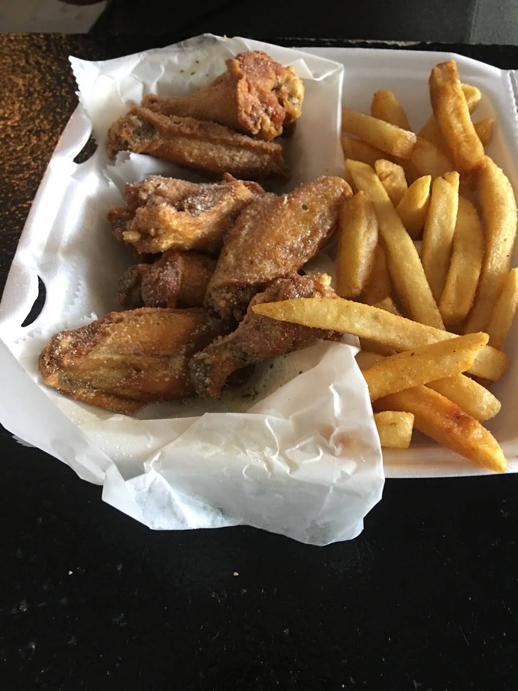 Ks Buffalo Wings | restaurant | 828 Broad St, Augusta, GA 30901, USA | 7068695151 OR +1 706-869-5151