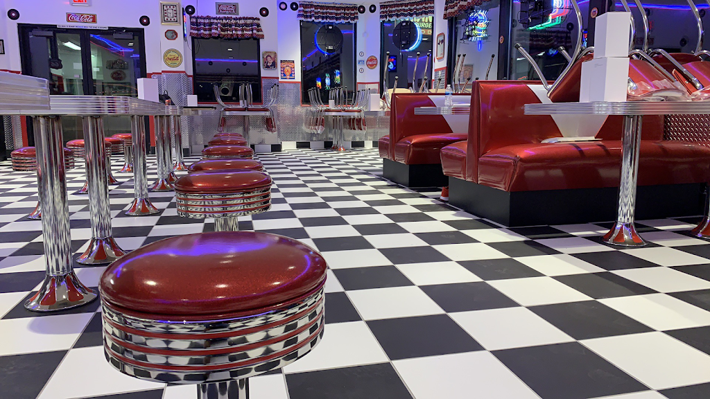 Triangle Drive-In | restaurant | 1330 E Tulare Ave, Tulare, CA 93274, USA | 5595710779 OR +1 559-571-0779