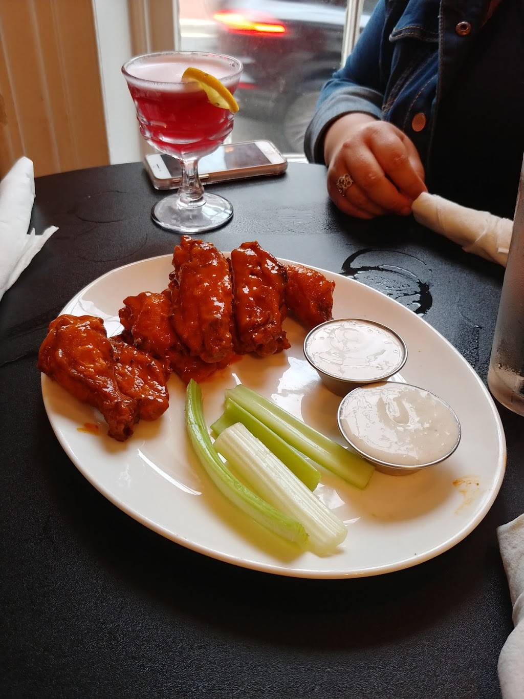 SideBar | restaurant | 24 S King St, Leesburg, VA 20175, USA | 5715103244 OR +1 571-510-3244