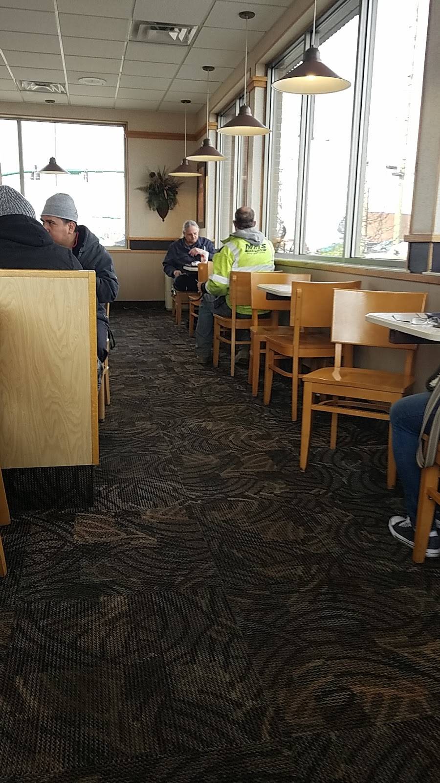 Wendys | restaurant | 830 E Lewis and Clark Pkwy, Clarksville, IN 47129, USA | 8122888833 OR +1 812-288-8833