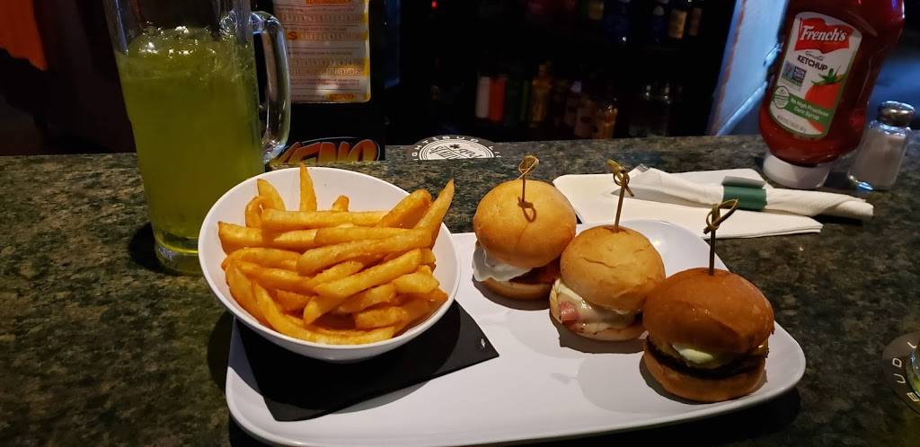 Johnny Js Pub & Grille, Springfield | restaurant | 2891 E Waterloo Rd, Akron, OH 44312, USA | 3306283773 OR +1 330-628-3773