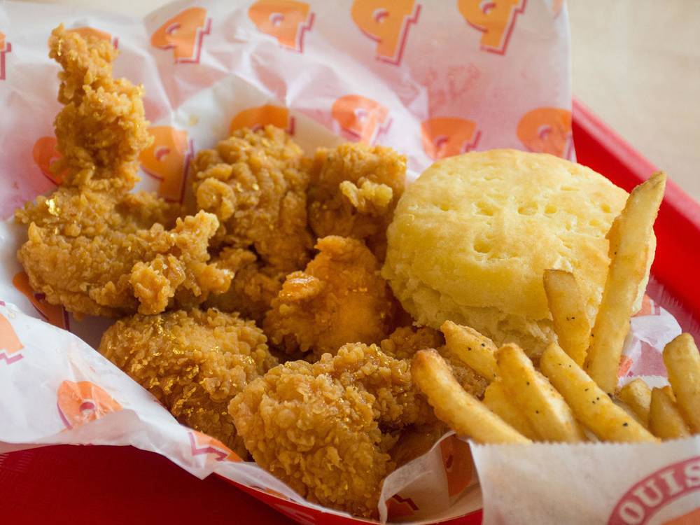 Popeyes Louisiana Kitchen | restaurant | 550 Fennell Ave E, Hamilton, ON L8V 4S9, Canada | 9053831111 OR +1 905-383-1111