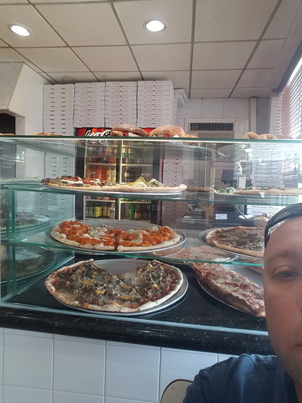 Mama Lenas Restaurant & Pizza | restaurant | 28 W Pond Rd, Perth Amboy, NJ 08861, USA | 7324423636 OR +1 732-442-3636