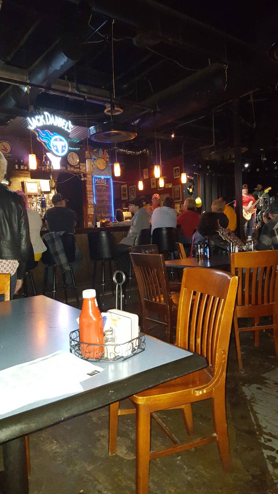 Music City Bar & Grill | restaurant | 2416 Music Valley Dr, Nashville, TN 37214, USA | 6158832367 OR +1 615-883-2367