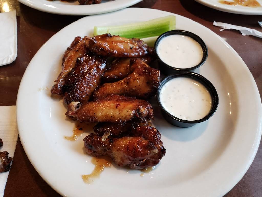 Chickys Pizza Pub | restaurant | 201 N Market St, Wilmington, DE 19801, USA | 3026608787 OR +1 302-660-8787