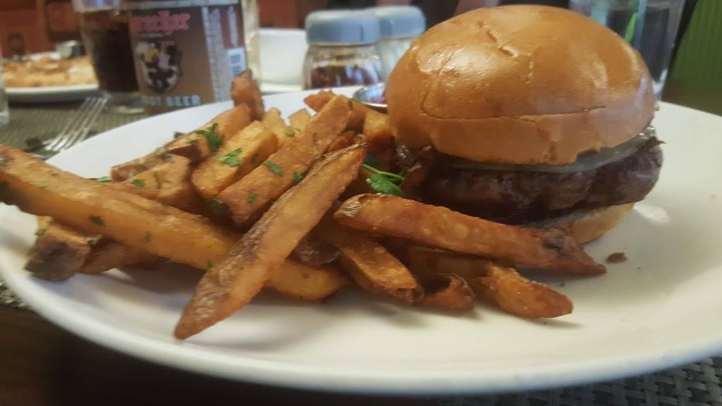 Ricciutis Kitchen | restaurant | 3308 Olney Sandy Spring Rd, Olney, MD 20832, USA | 3015703388 OR +1 301-570-3388