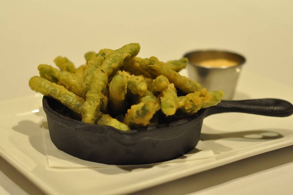 Quest Restaurant and Bar | restaurant | 6750 Mississauga Rd, Mississauga, ON L5N 2L3, Canada | 9055426741 OR +1 905-542-6741