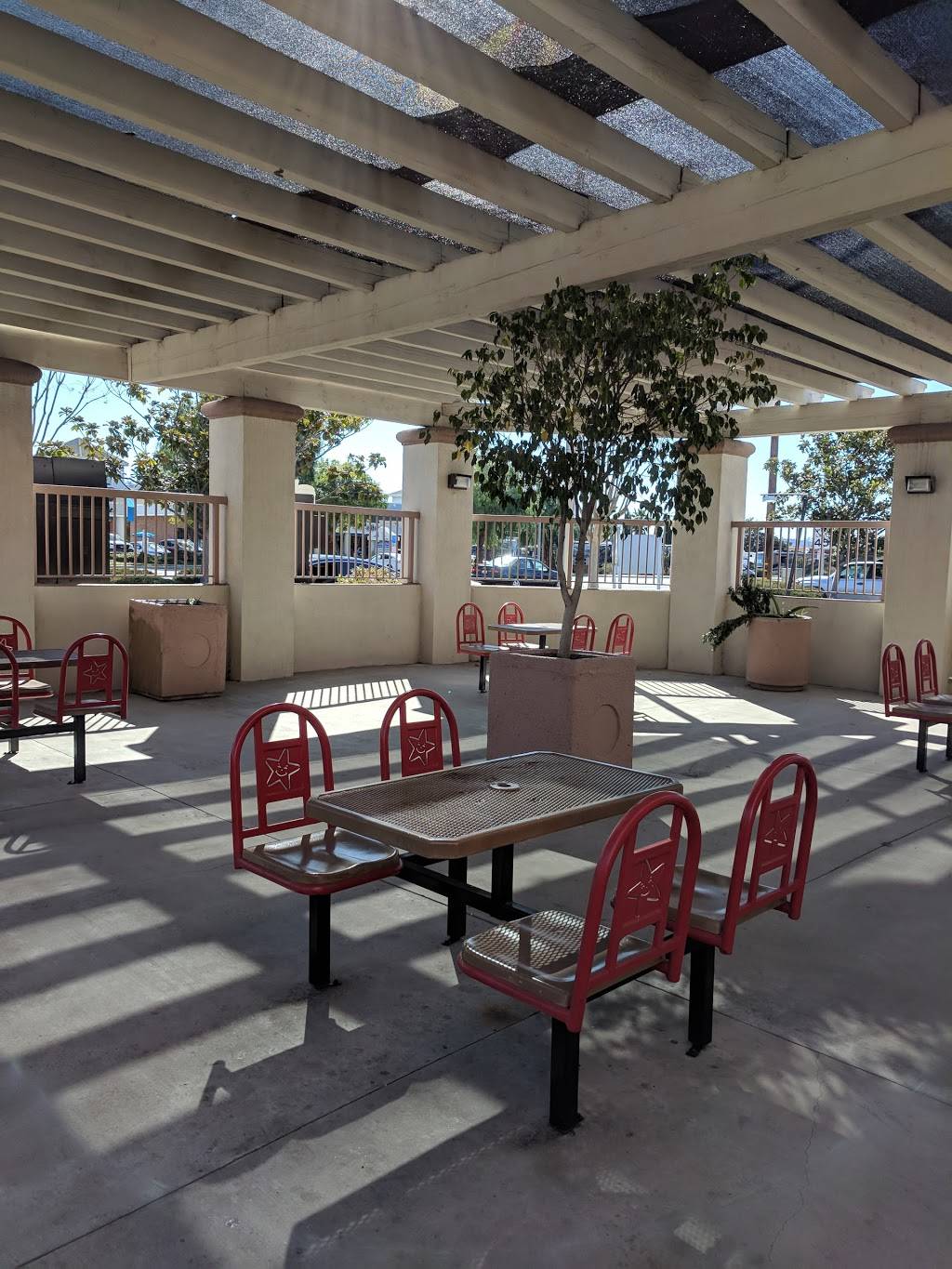 Carls Jr. | restaurant | 401 Los Angeles Ave, Moorpark, CA 93021, USA | 8055237034 OR +1 805-523-7034