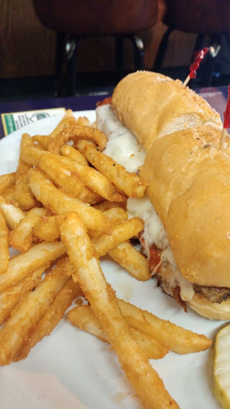 Bobbys Barrel Inn | restaurant | 35009 N Gilmer Rd, Round Lake, IL 60073, USA | 8153858811 OR +1 815-385-8811