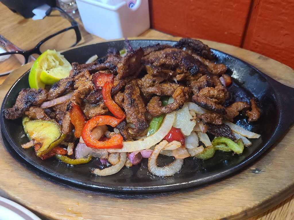 La Fiesta | restaurant | 110 E Main St, Fernley, NV 89408, USA | 7755751800 OR +1 775-575-1800